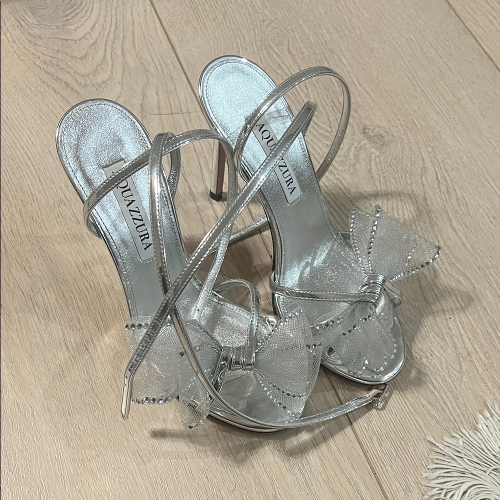 Aquazzura size 35 (5) Metallic Silver Bow Heels